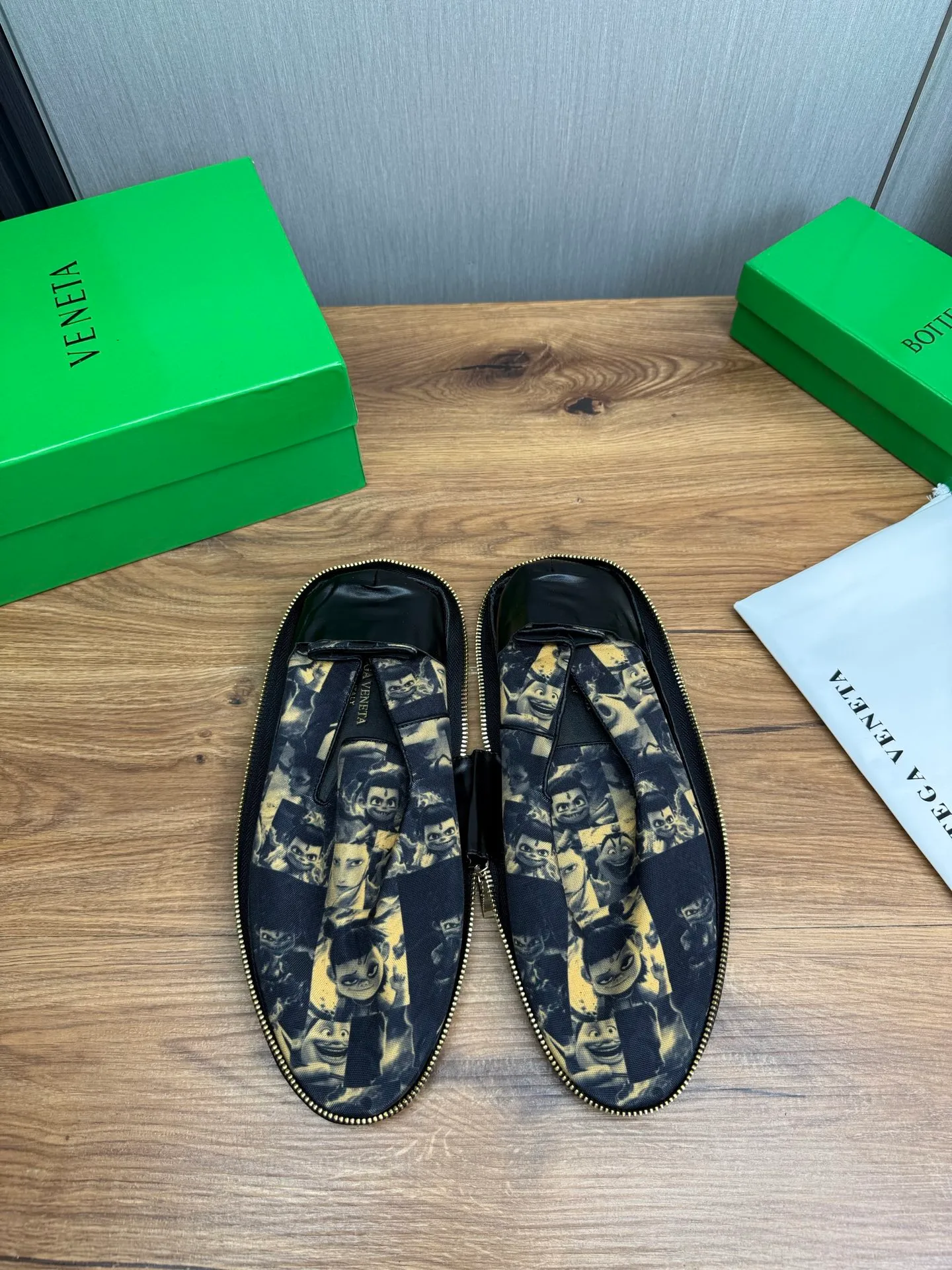 Men's shoes 💰460💰 BV - popular wallet shoes 👟 Casual, fashionable and comfortable 🔗 Good partner for travel ✅ Imported Nezha series printed fabric + imported cowhide. Original rubber outsole, available all year round 👏 Size: 38-45 (38.45 custom-made, non-refundable)